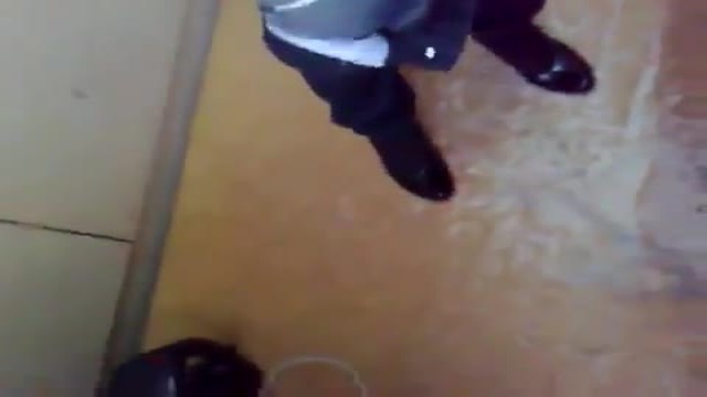 Казахская секретарша не может отказать боссу, она сосет его хуй